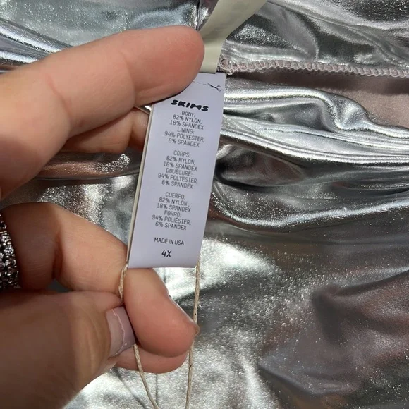 SKIMS METALLIC SWIM SARONG MINI SKIRT - Picture 4 of 15